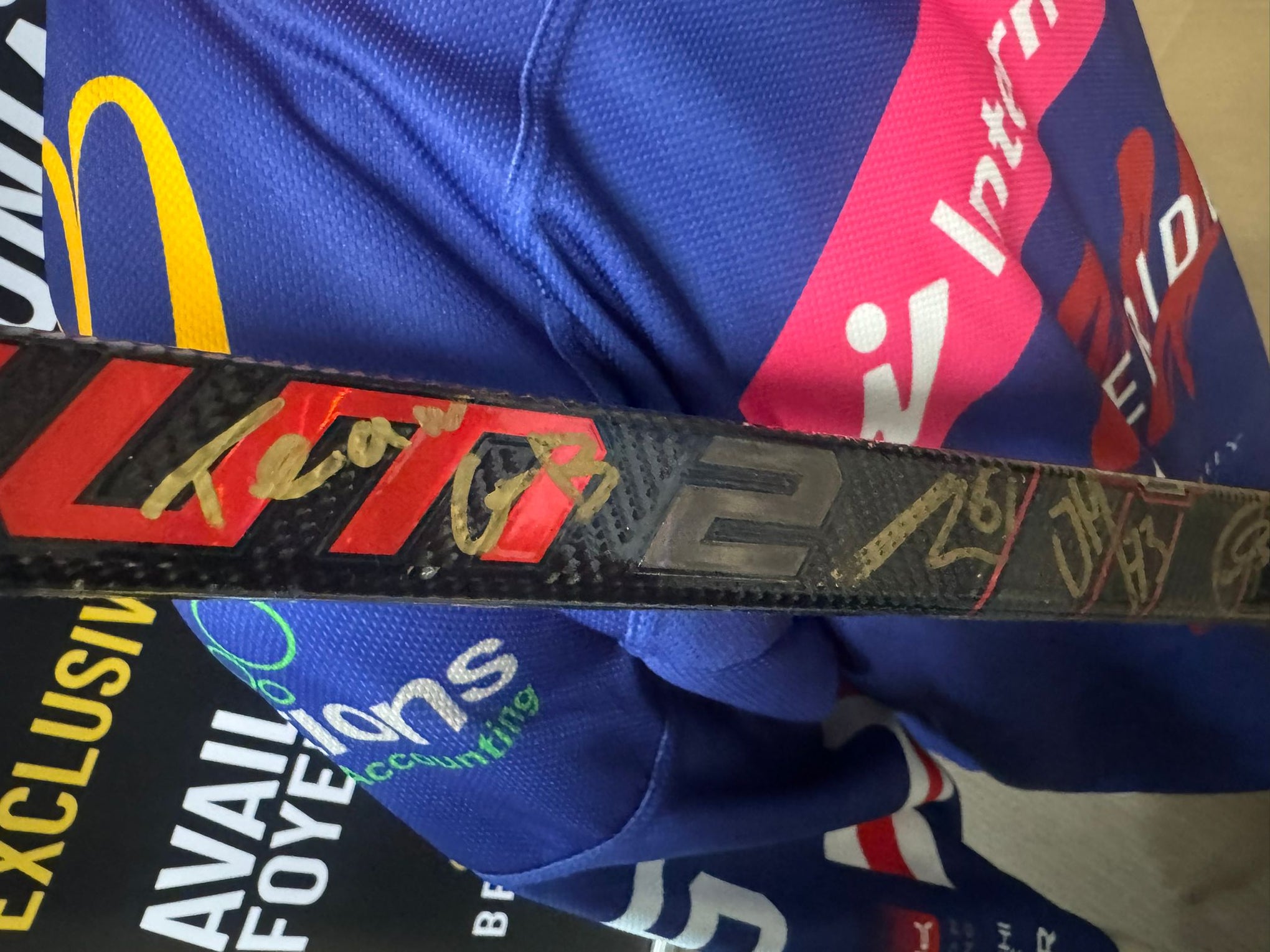 Brett Perlini Hockey Stick – Signed by GB Team (at Ollie Betteridge Testimonial)
